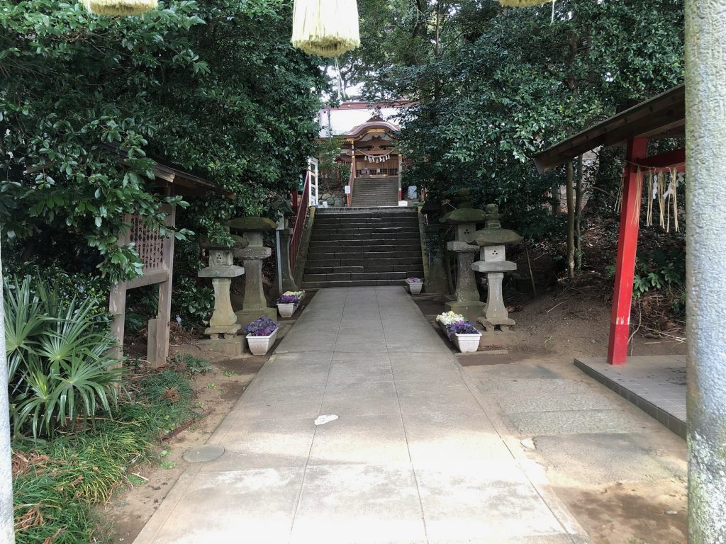 麻賀多神社　本殿前　階段